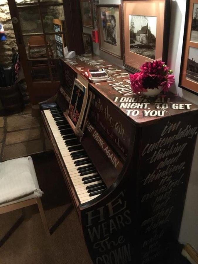 The Crown Inn, Church Enstone 奇平诺顿 外观 照片