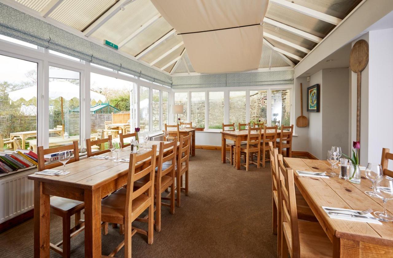The Crown Inn, Church Enstone 奇平诺顿 外观 照片
