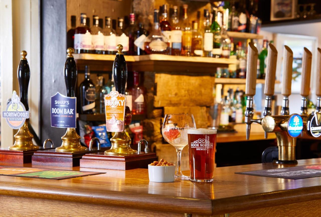 The Crown Inn, Church Enstone 奇平诺顿 外观 照片